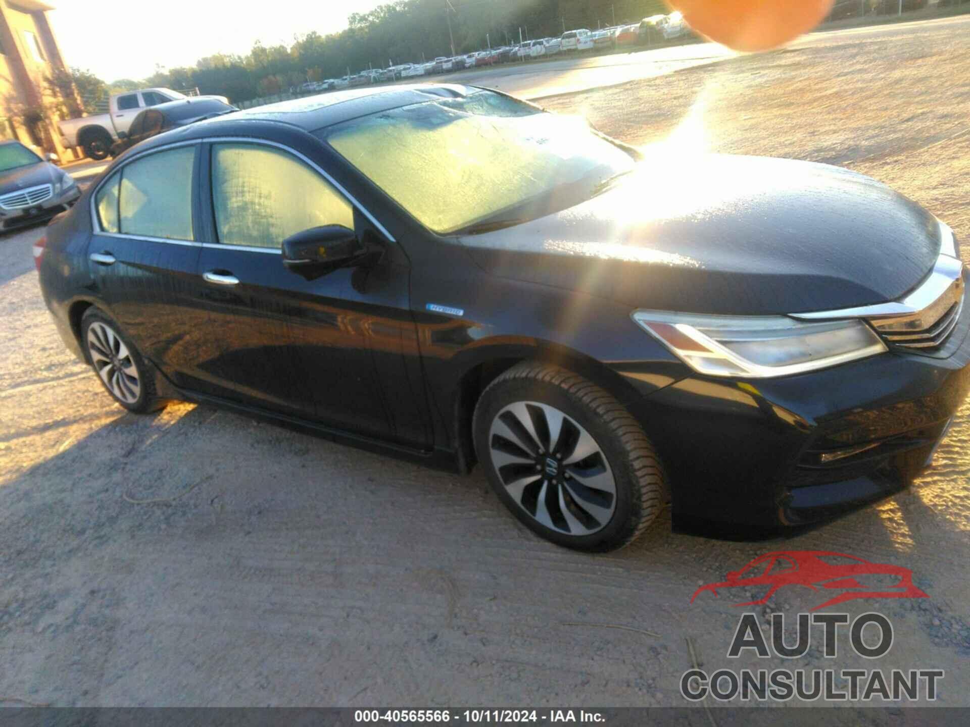 HONDA ACCORD 2017 - JHMCR6F72HC030457
