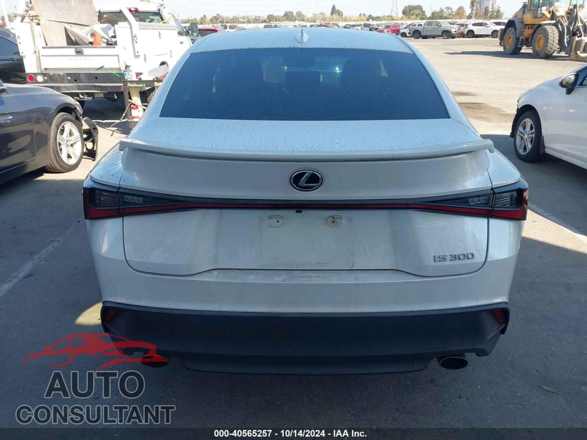 LEXUS IS 300 2021 - JTHAA1D26M5114076