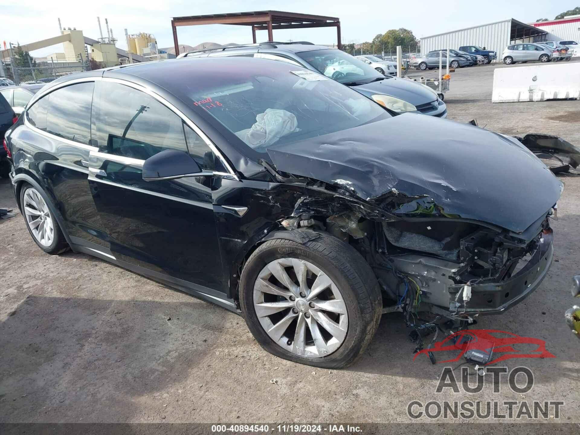 TESLA MODEL X 2018 - 5YJXCBE21JF140508