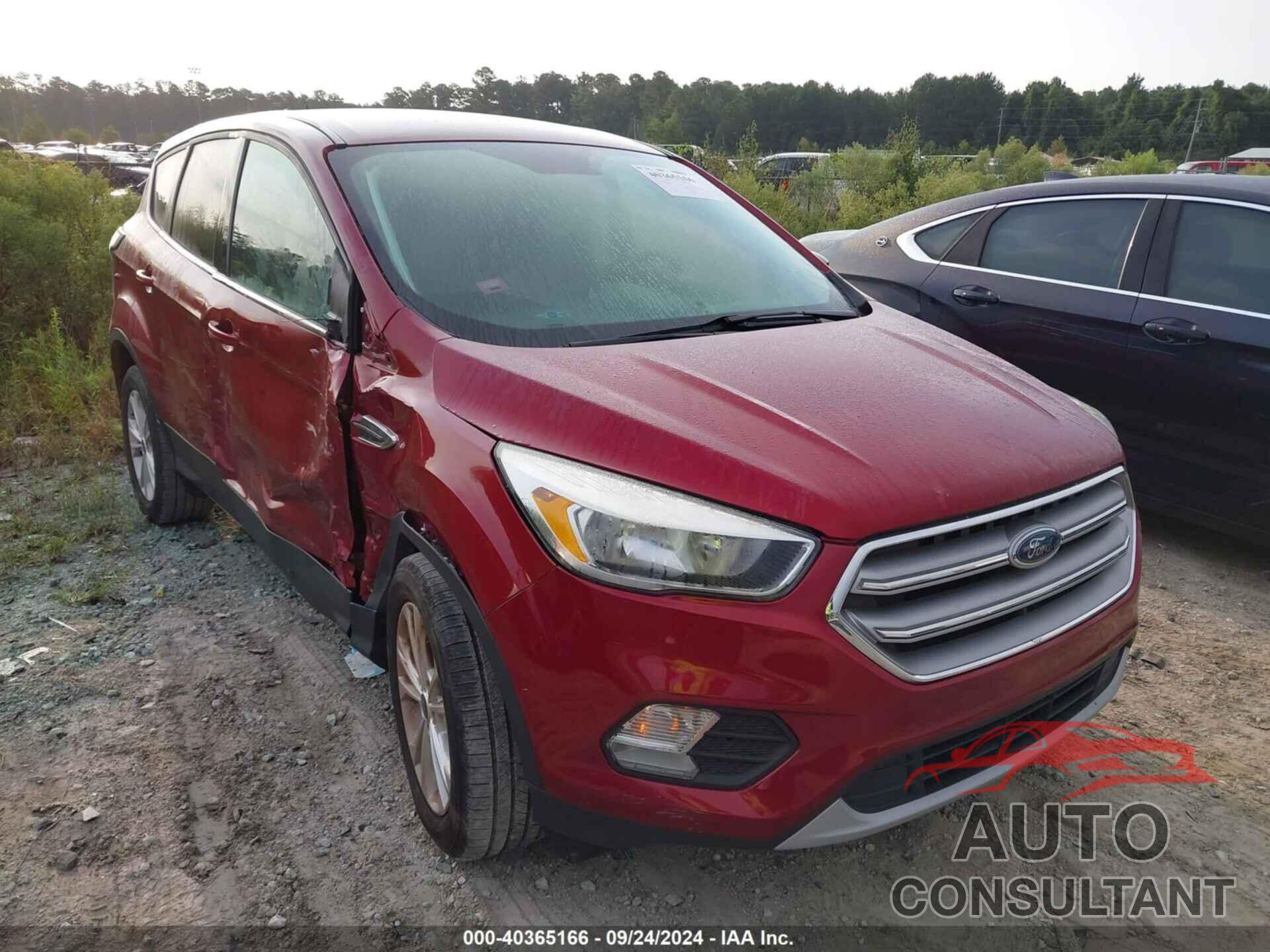 FORD ESCAPE 2017 - 1FMCU0GD8HUA09426