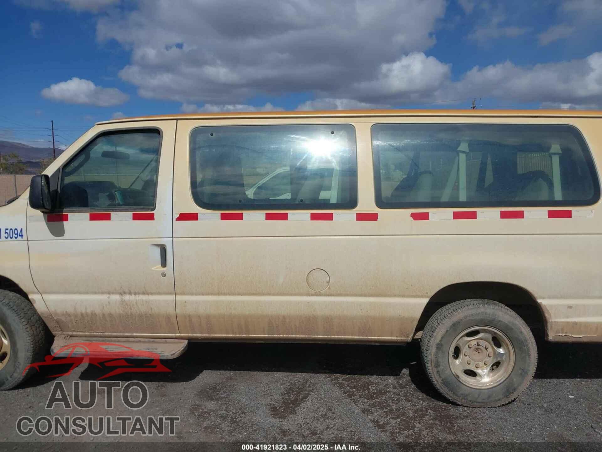 FORD E-350 SUPER DUTY 2011 - 1FBSS3BL0BDB20439