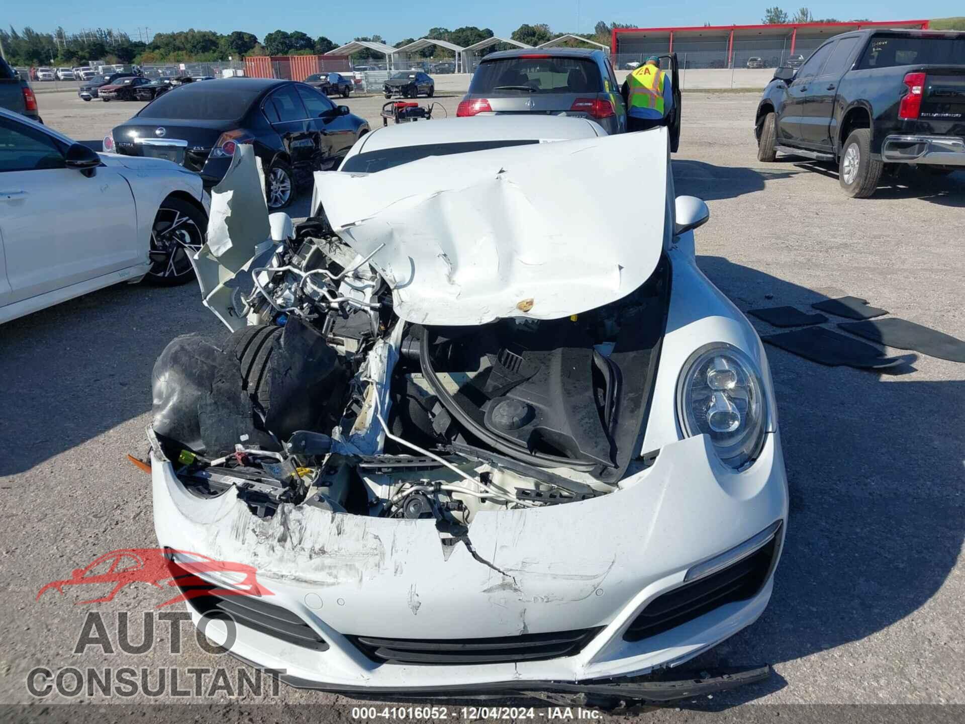 PORSCHE 911 2018 - WP0AA2A9XJS106391