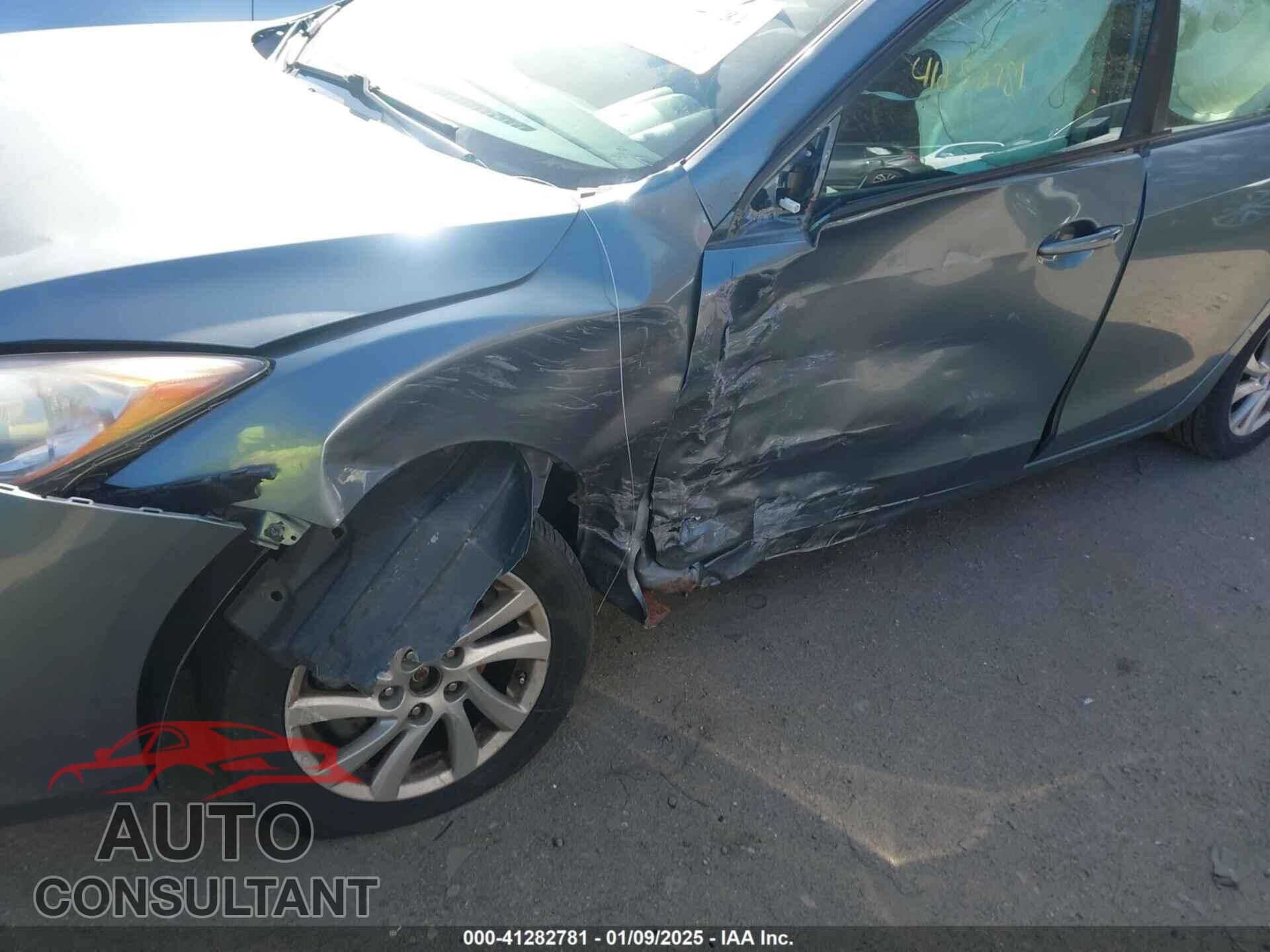 MAZDA MAZDA3 2012 - JM1BL1V86C1559877