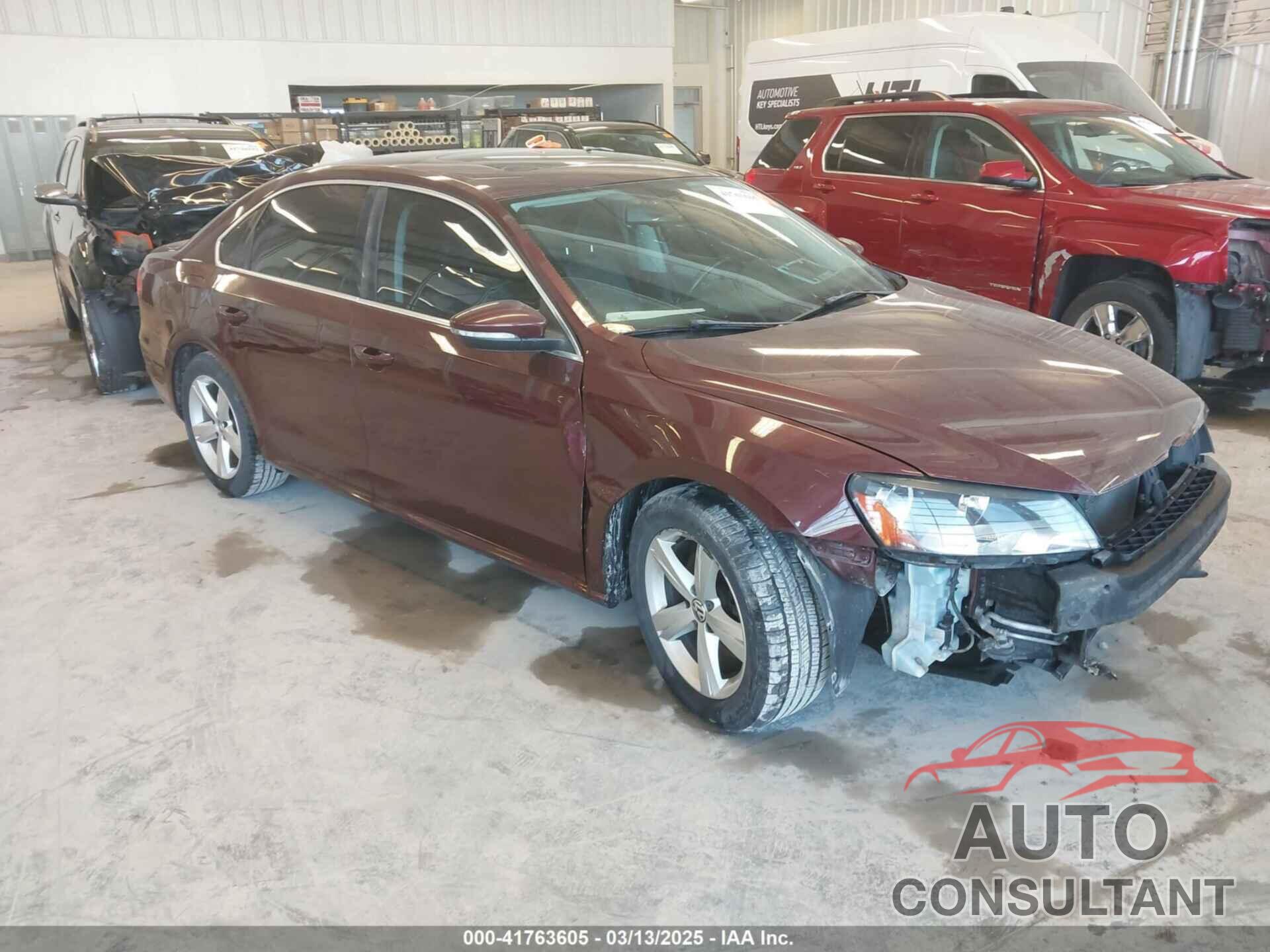 VOLKSWAGEN PASSAT 2012 - 1VWBH7A31CC015450