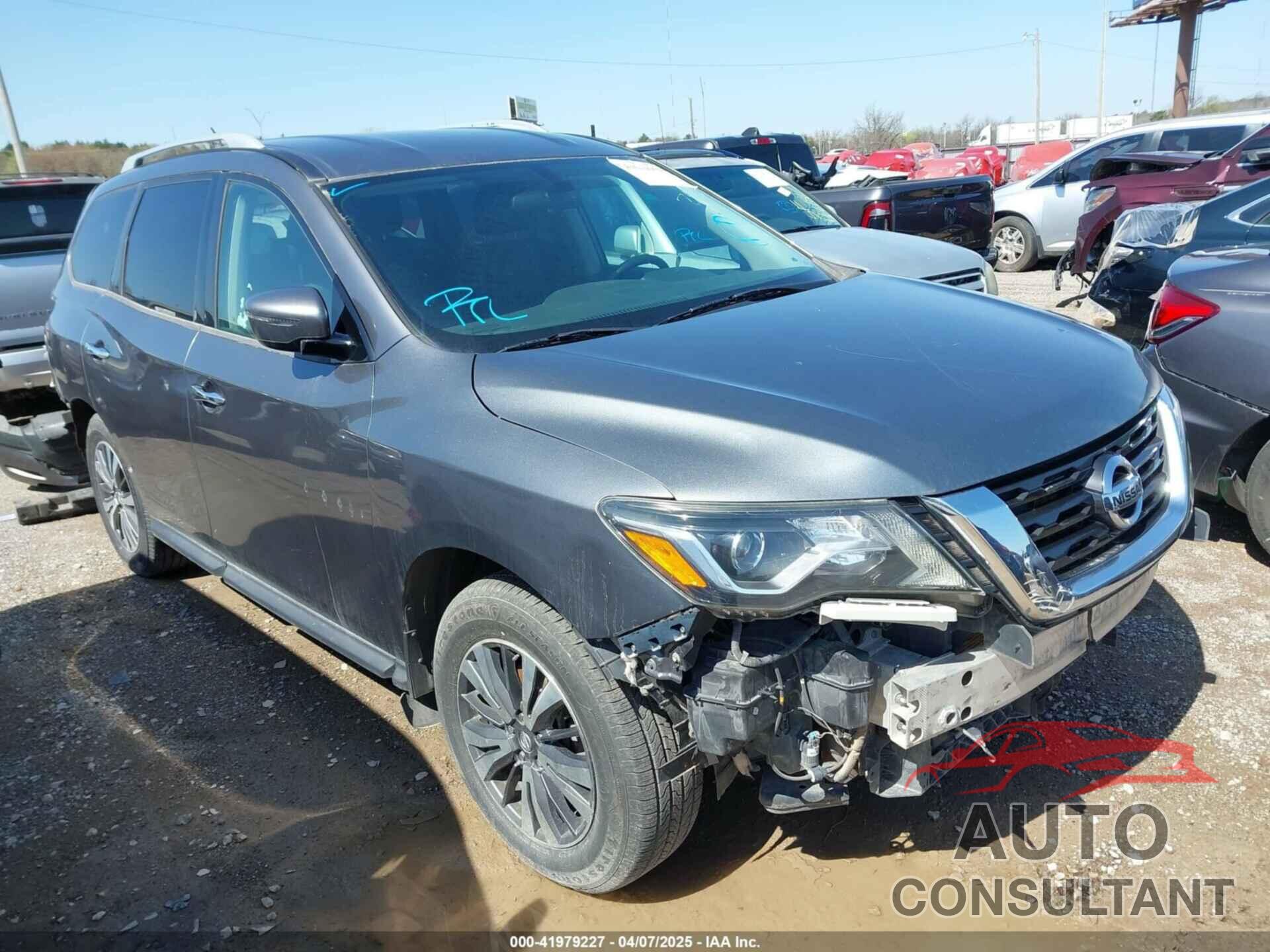 NISSAN PATHFINDER 2017 - 5N1DR2MM2HC613081