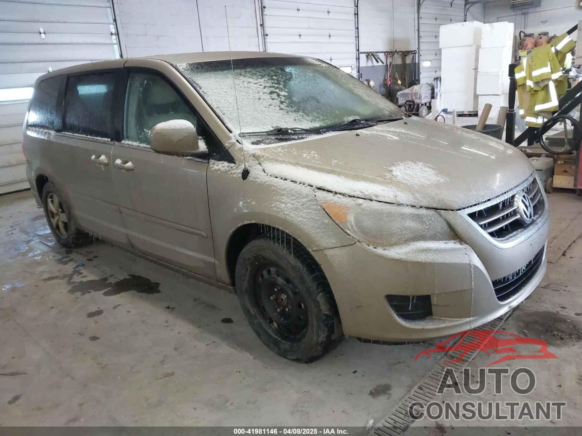 VOLKSWAGEN ROUTAN 2009 - 2V8HW54X89R549426