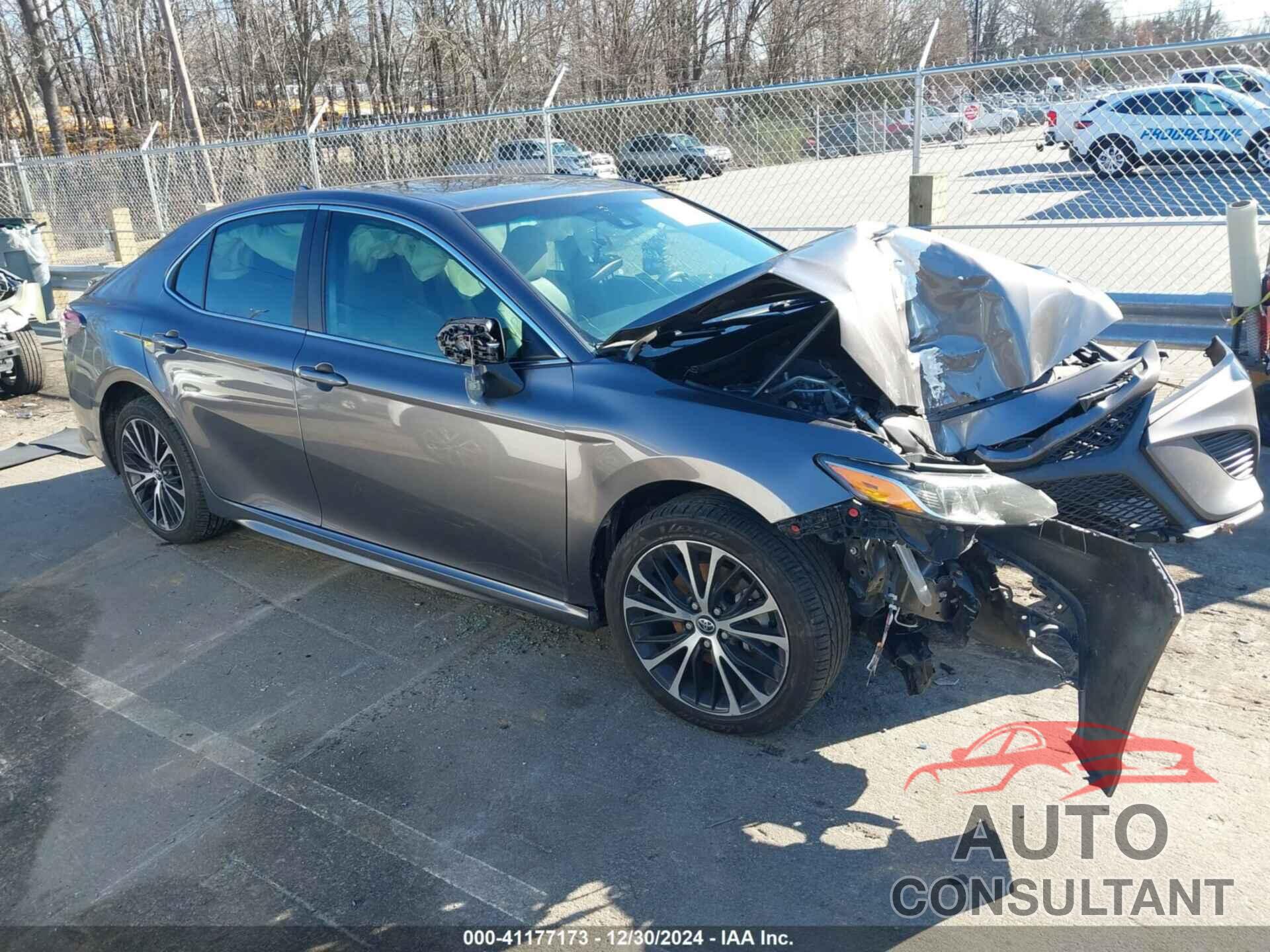 TOYOTA CAMRY 2018 - 4T1B11HKXJU546716