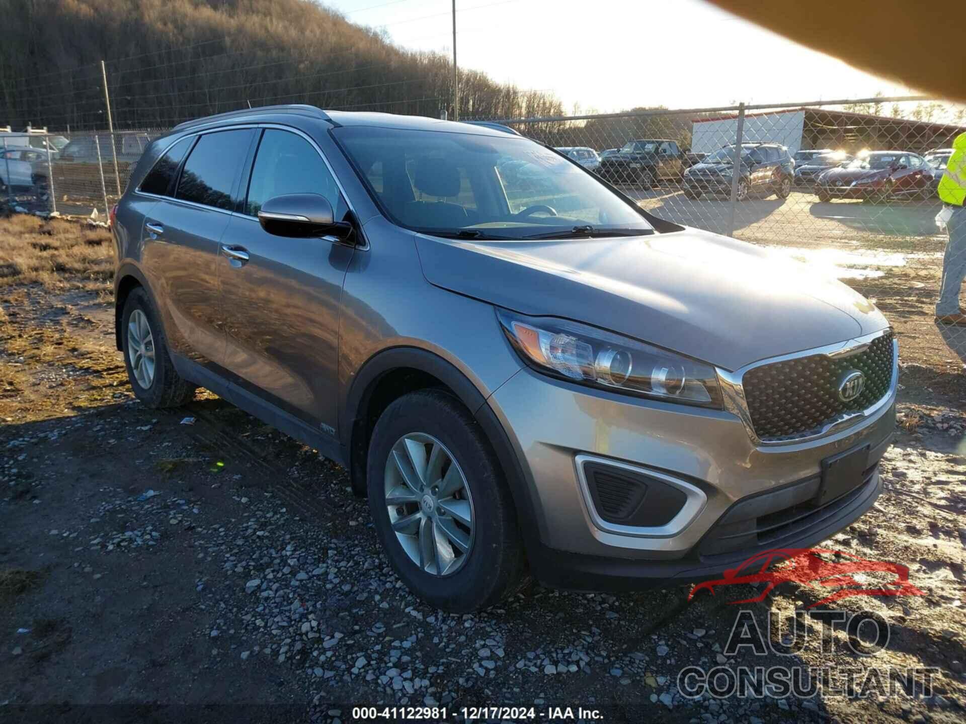 KIA SORENTO 2017 - 5XYPGDA37HG194168