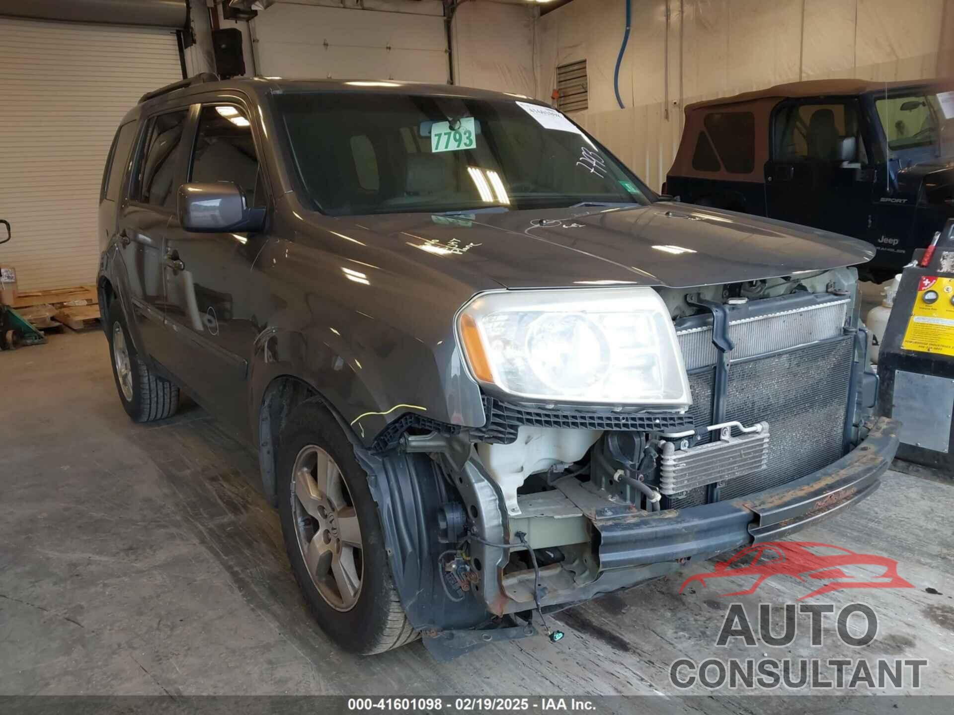 HONDA PILOT 2011 - 5FNYF4H65BB024672