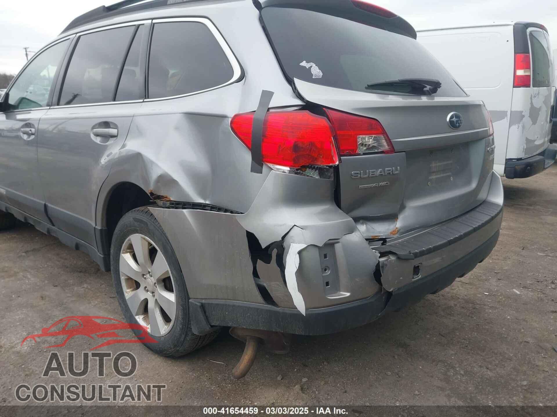 SUBARU OUTBACK 2011 - 4S4BRBFC0B3437537