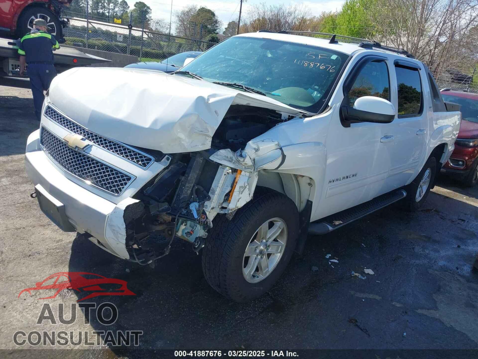 CHEVROLET AVALANCHE 1500 2011 - 3GNTKFE39BG180128