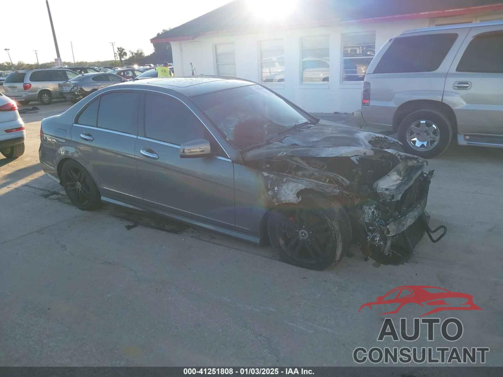 MERCEDES-BENZ C 300 2012 - WDDGF8BB8CR211995