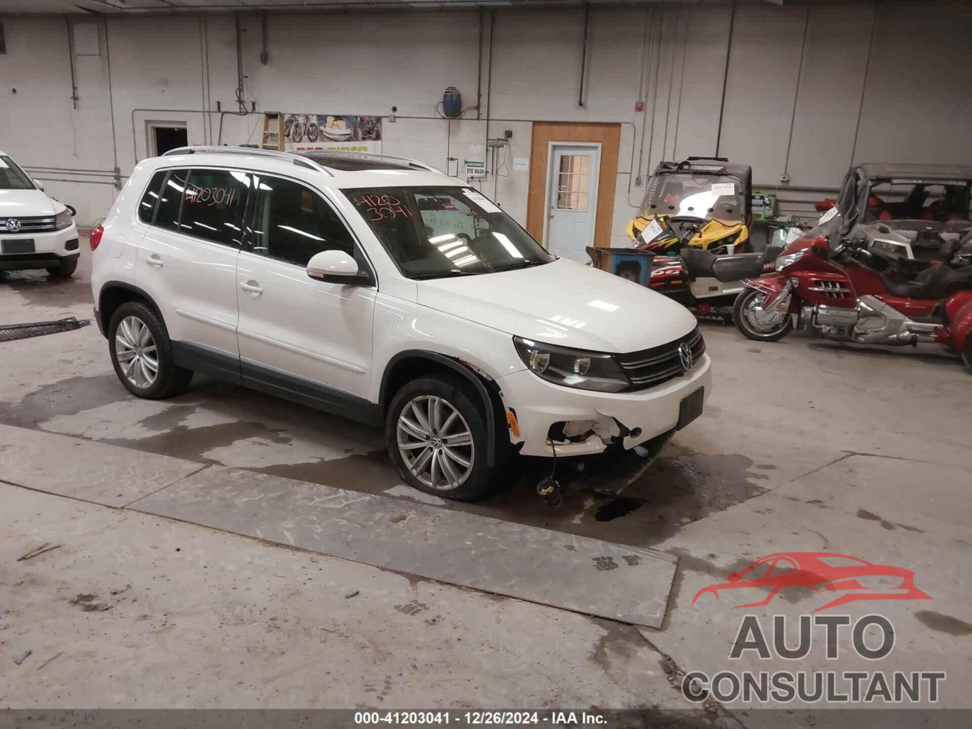 VOLKSWAGEN TIGUAN 2013 - WVGBV7AX9DW555557