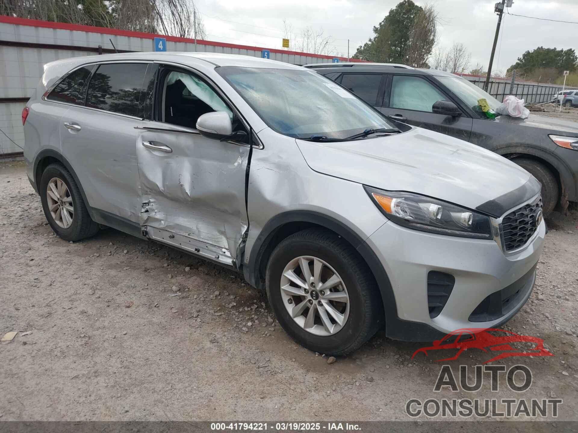KIA SORENTO 2019 - 5XYPG4A57KG481373