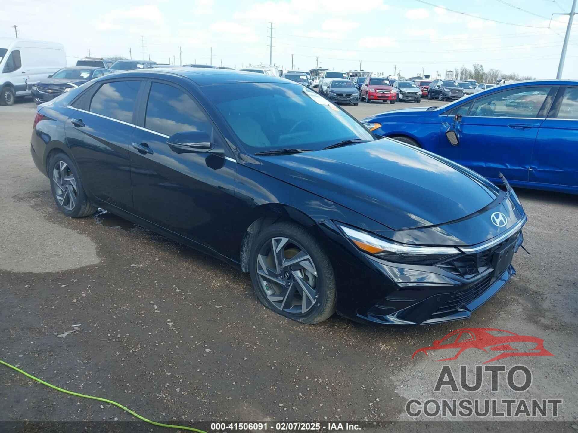 HYUNDAI ELANTRA 2024 - KMHLP4DG7RU718847