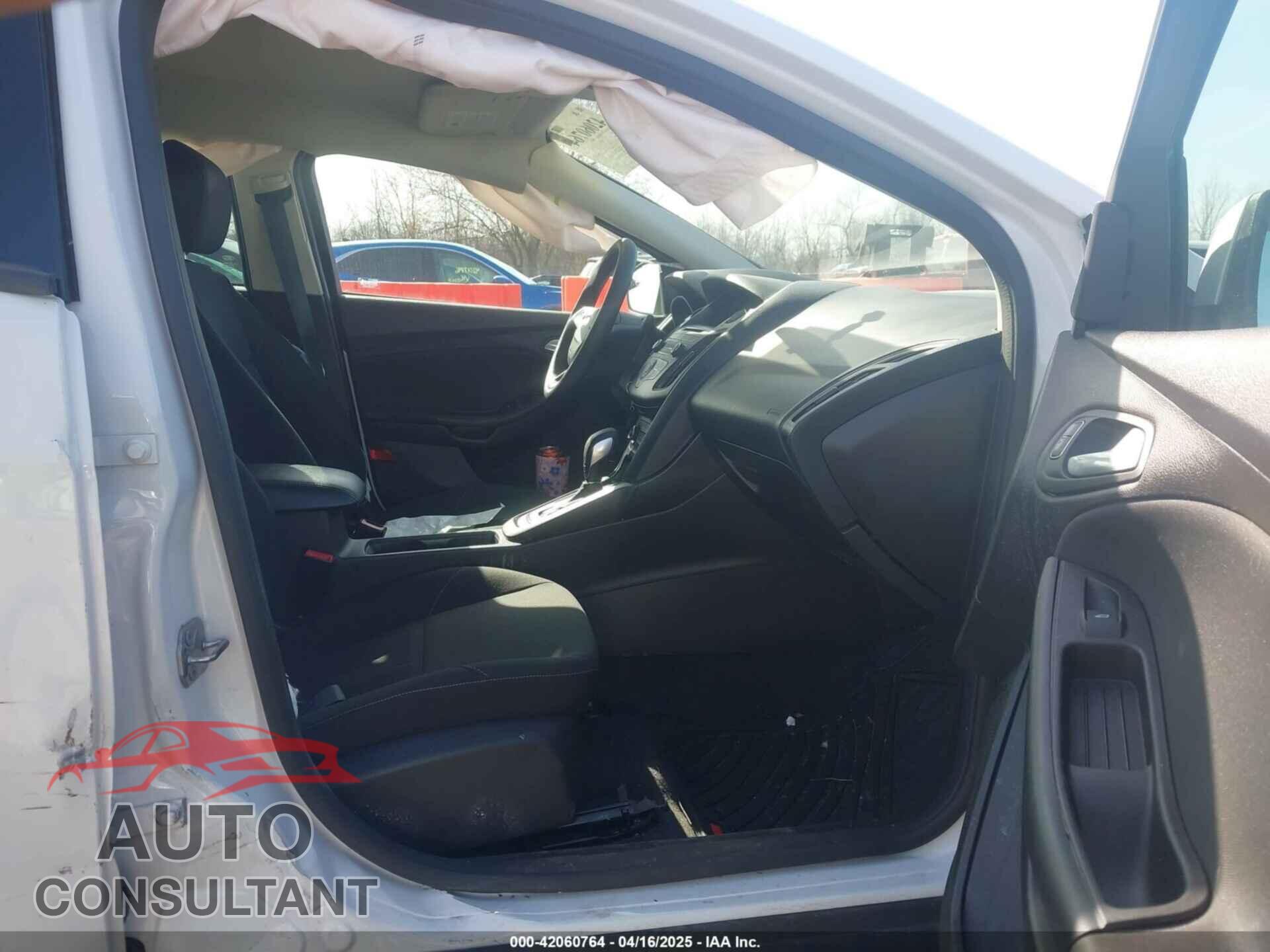 FORD FOCUS 2017 - 1FADP3K2XHL239407