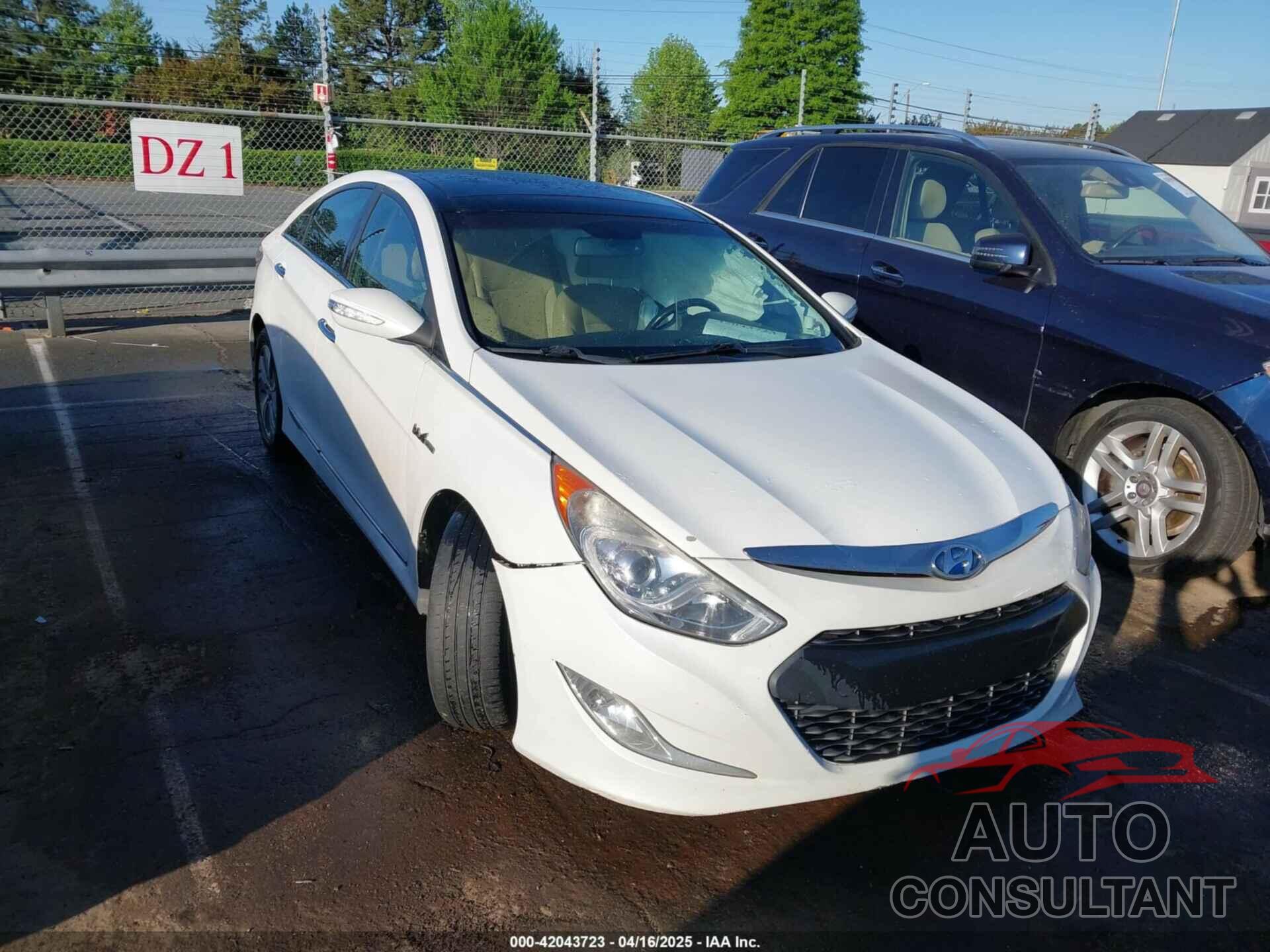 HYUNDAI SONATA HYBRID 2013 - KMHEC4A45DA050118