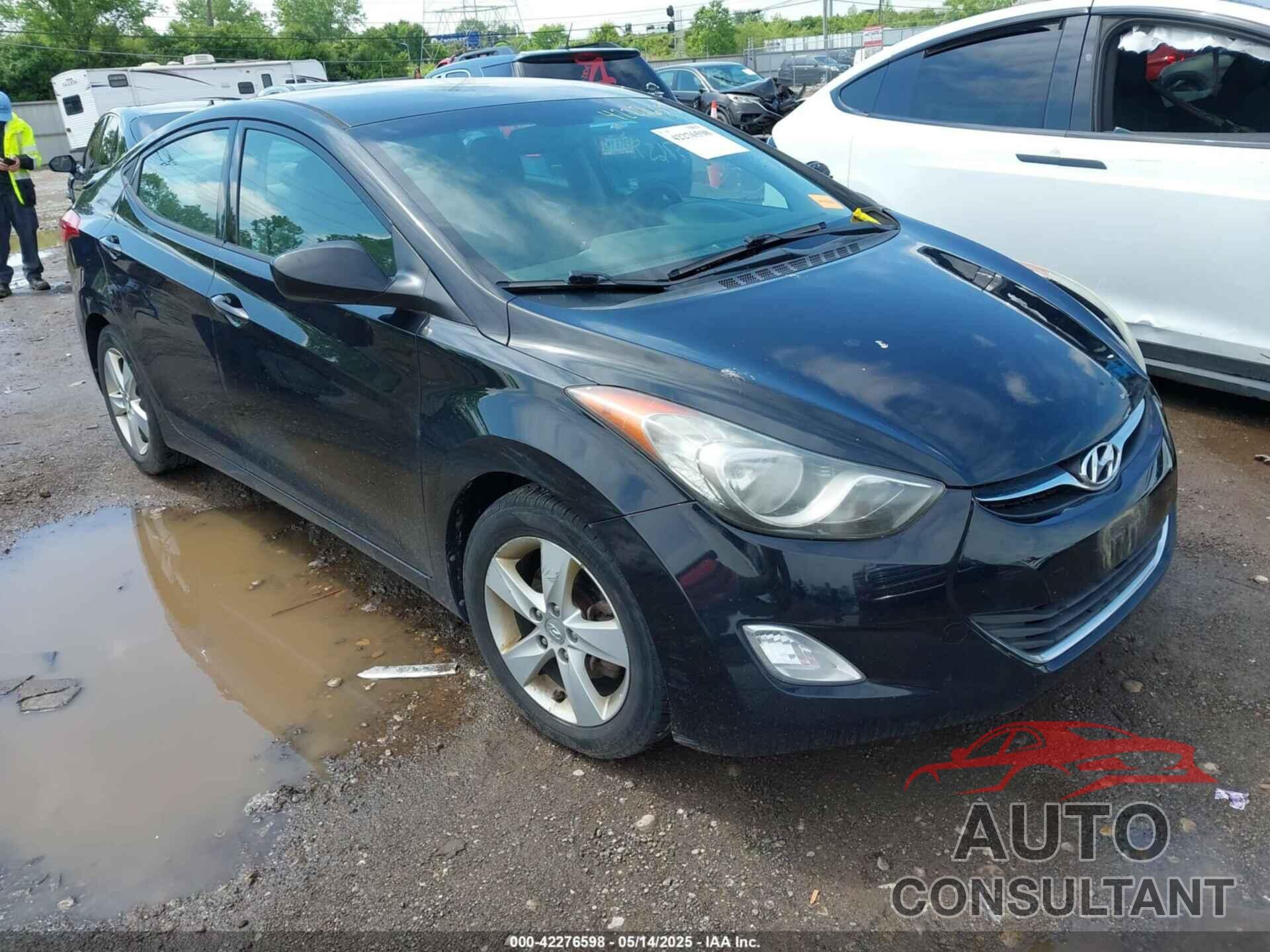 HYUNDAI ELANTRA 2013 - 5NPDH4AE3DH358987
