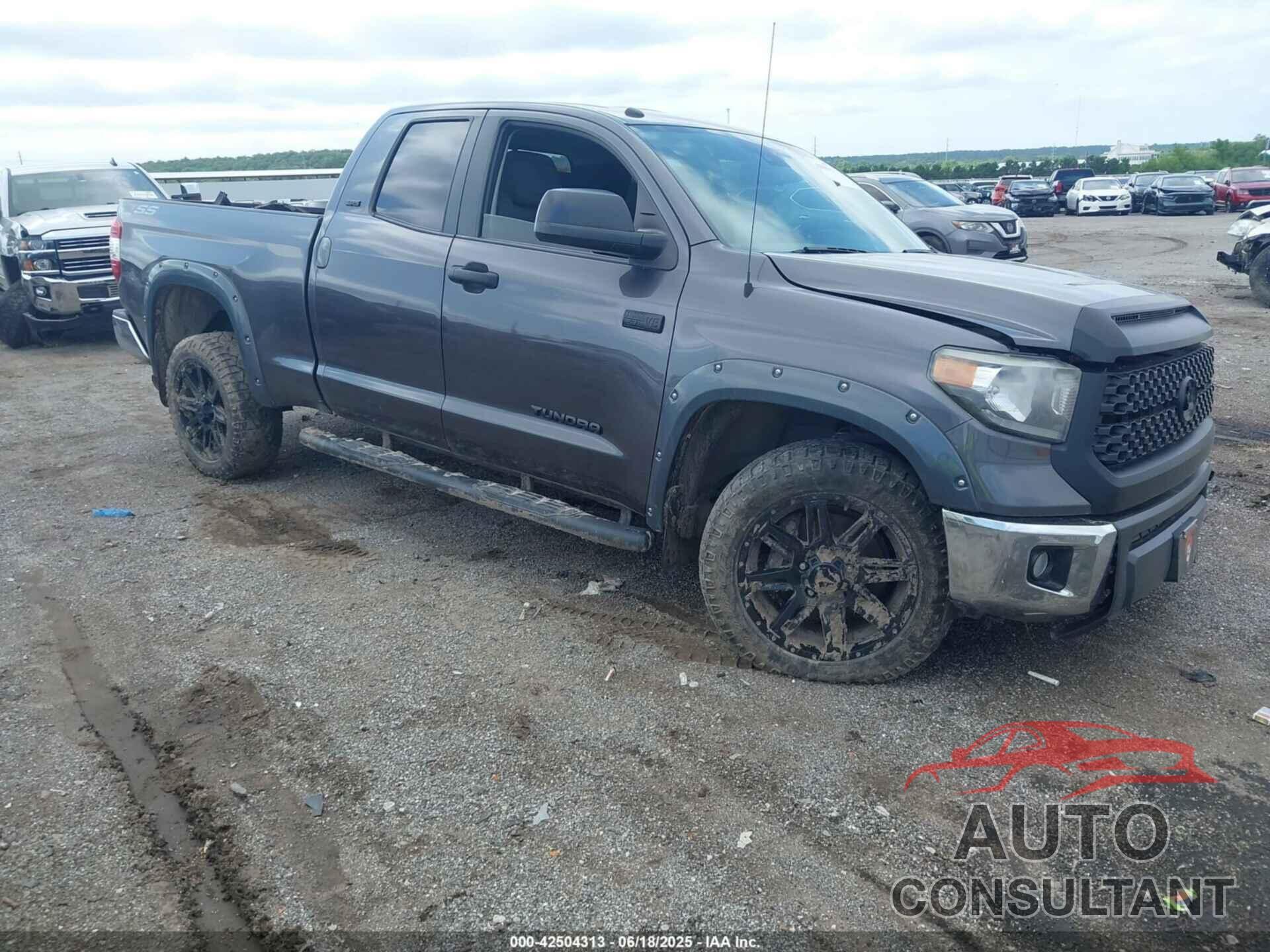 TOYOTA TUNDRA 2019 - 5TFUW5F15KX794663