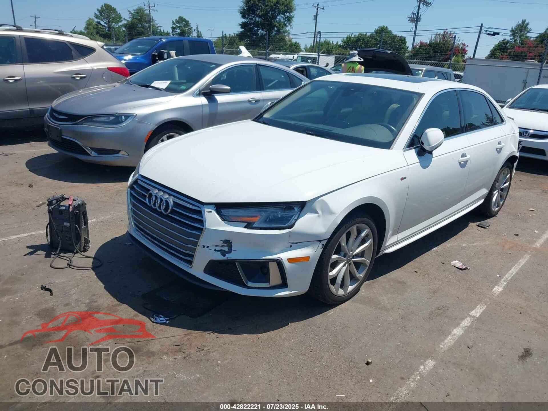 AUDI A4 2019 - WAUDNAF47KA044204