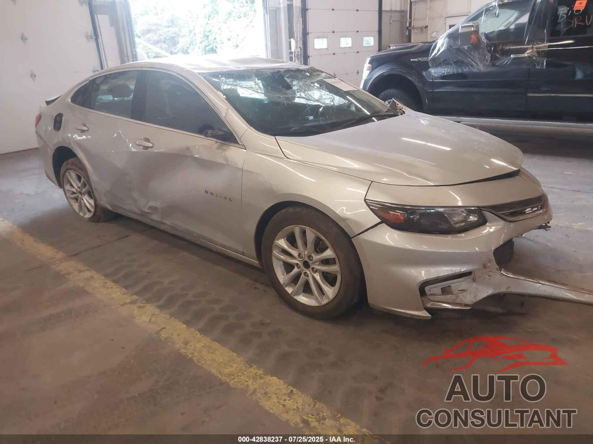 CHEVROLET MALIBU 2018 - 1G1ZD5ST1JF261063