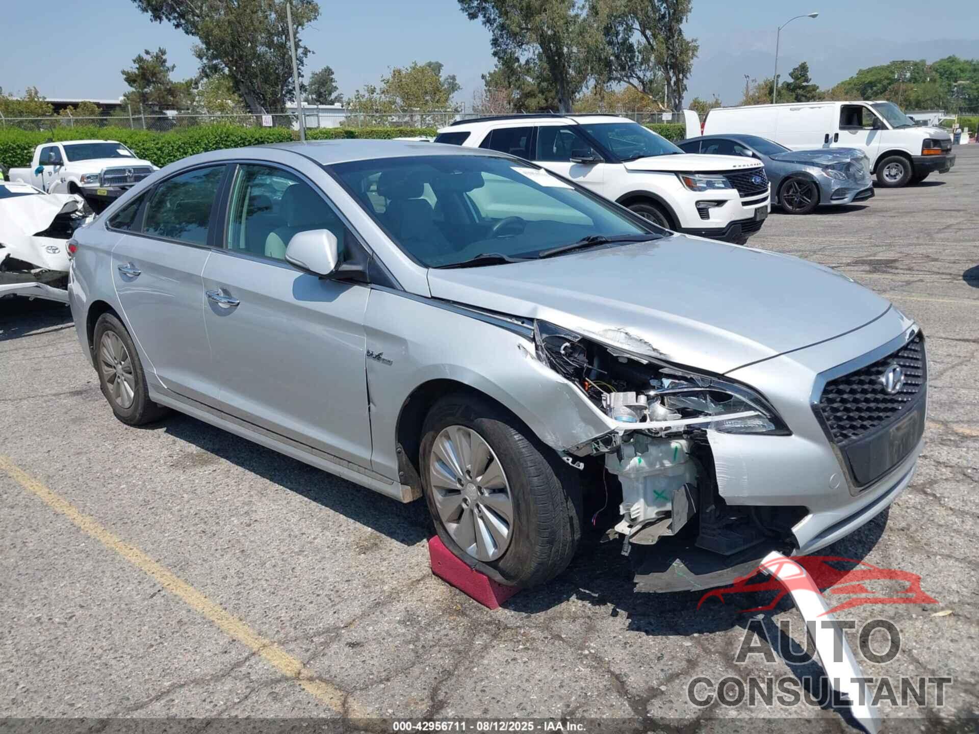 HYUNDAI SONATA HYBRID 2017 - KMHE24L16HA048762