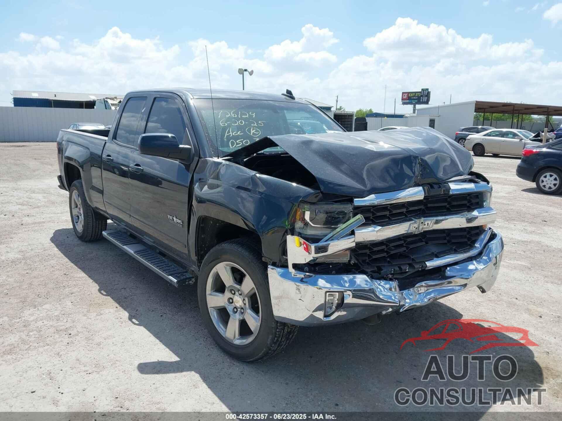 CHEVROLET SILVERADO 1500 2018 - 1GCRCREC8JZ141255