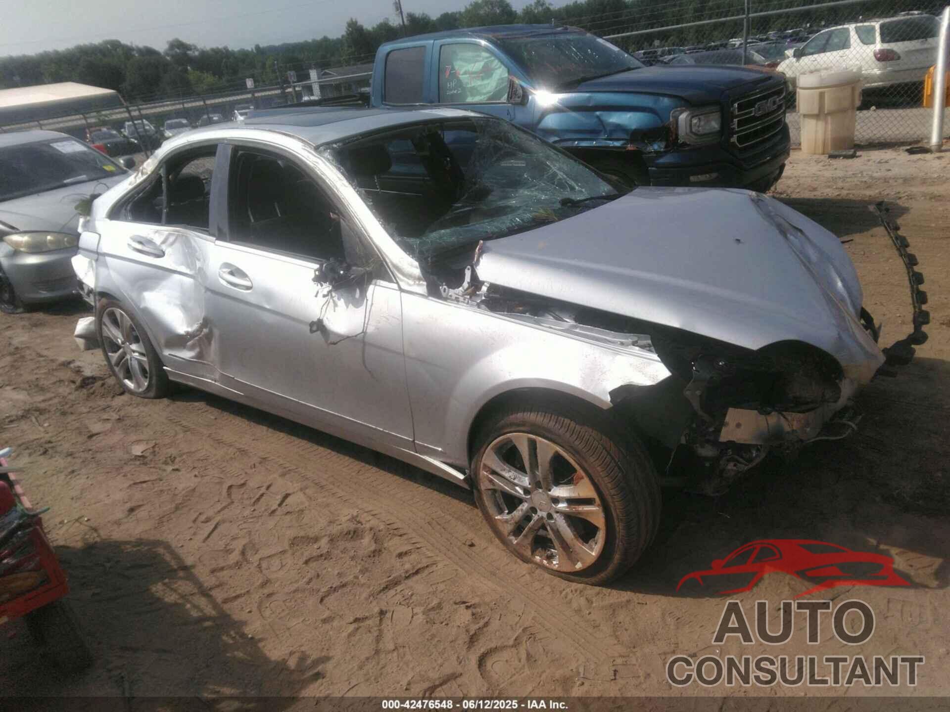 MERCEDES-BENZ C 300 2014 - WDDGF8ABXER302657