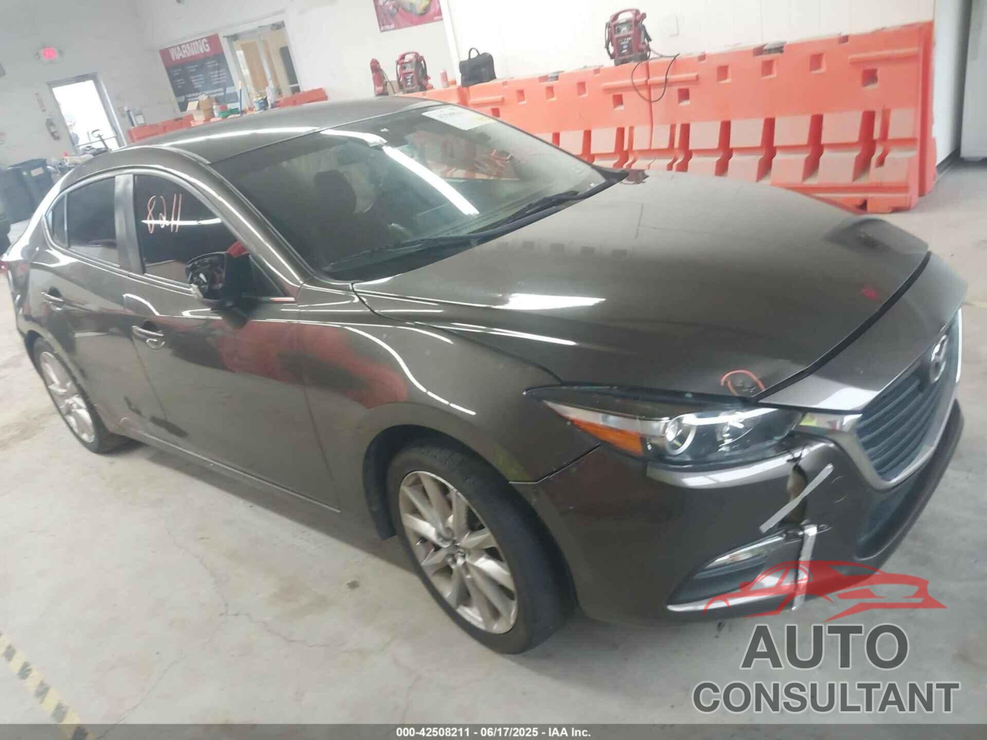 MAZDA MAZDA3 2017 - JM1BN1V78H1142186
