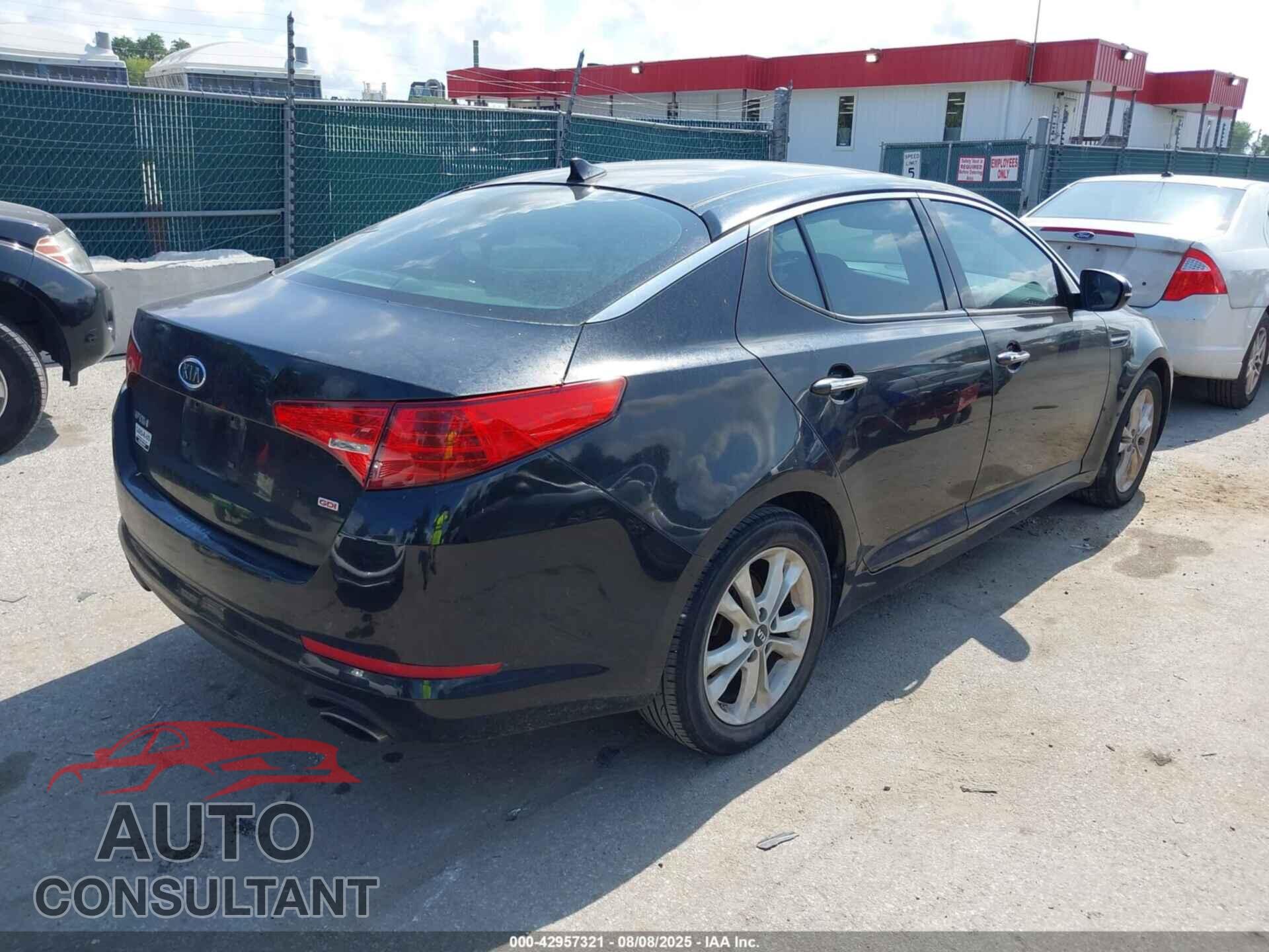 KIA OPTIMA 2011 - KNAGN4A74B5117585