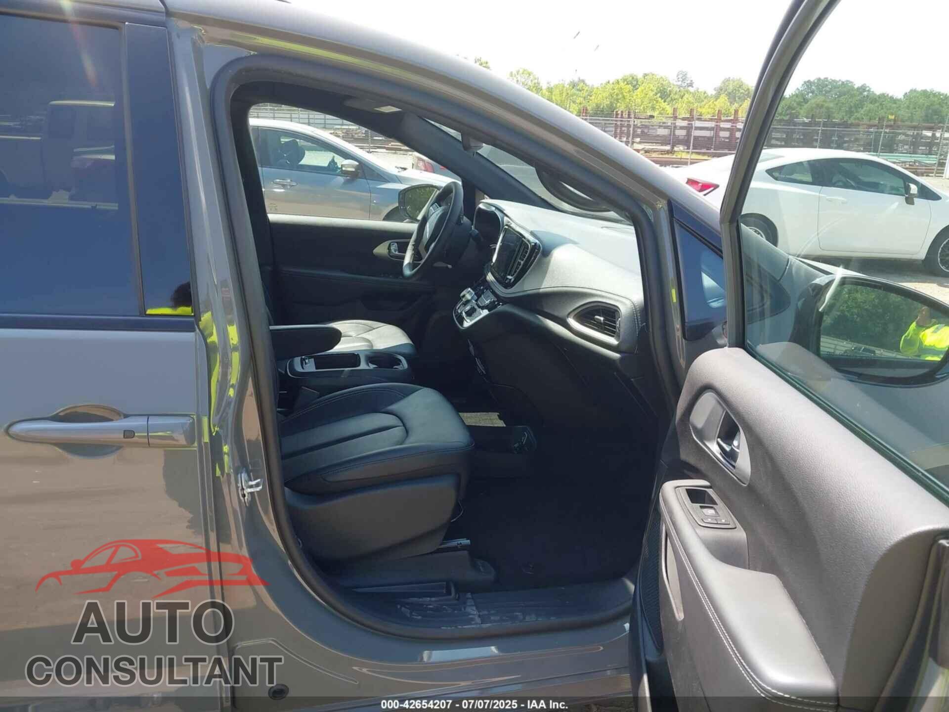 CHRYSLER PACIFICA 2024 - 2C4RC1BG7RR199615