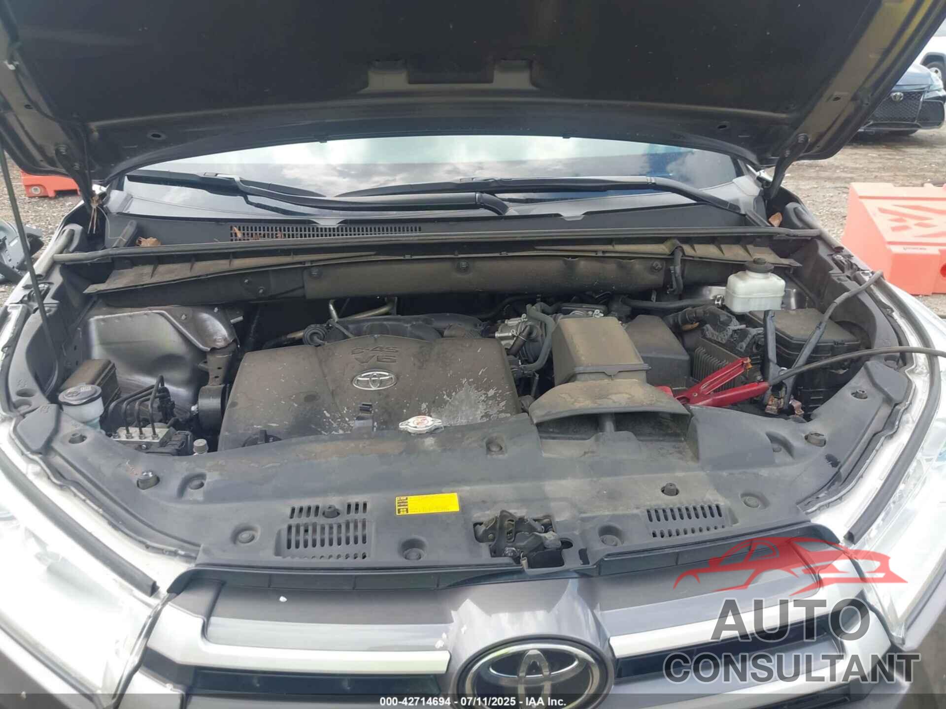 TOYOTA HIGHLANDER 2019 - 5TDKZRFH7KS318956