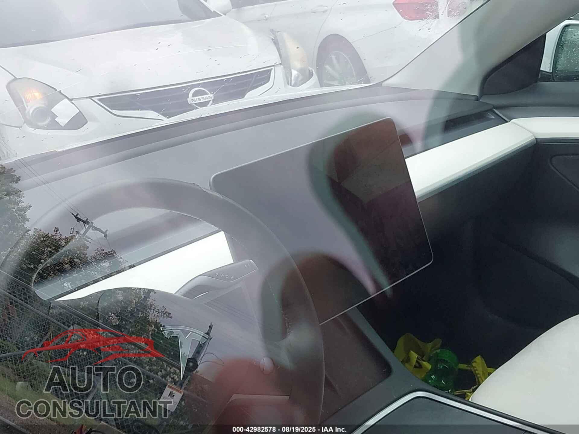 TESLA MODEL 3 2023 - 5YJ3E1EA4PF383684