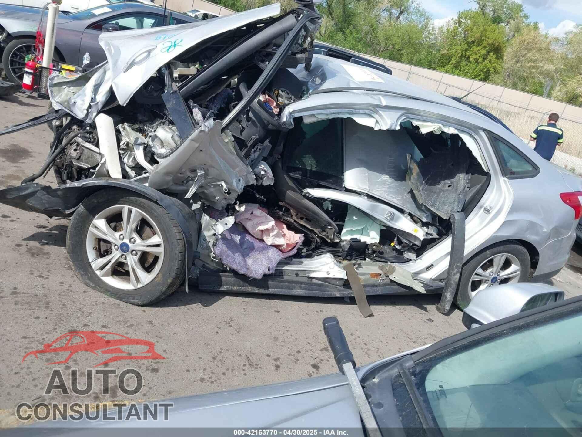 FORD FOCUS 2014 - 1FADP3F2XEL373887