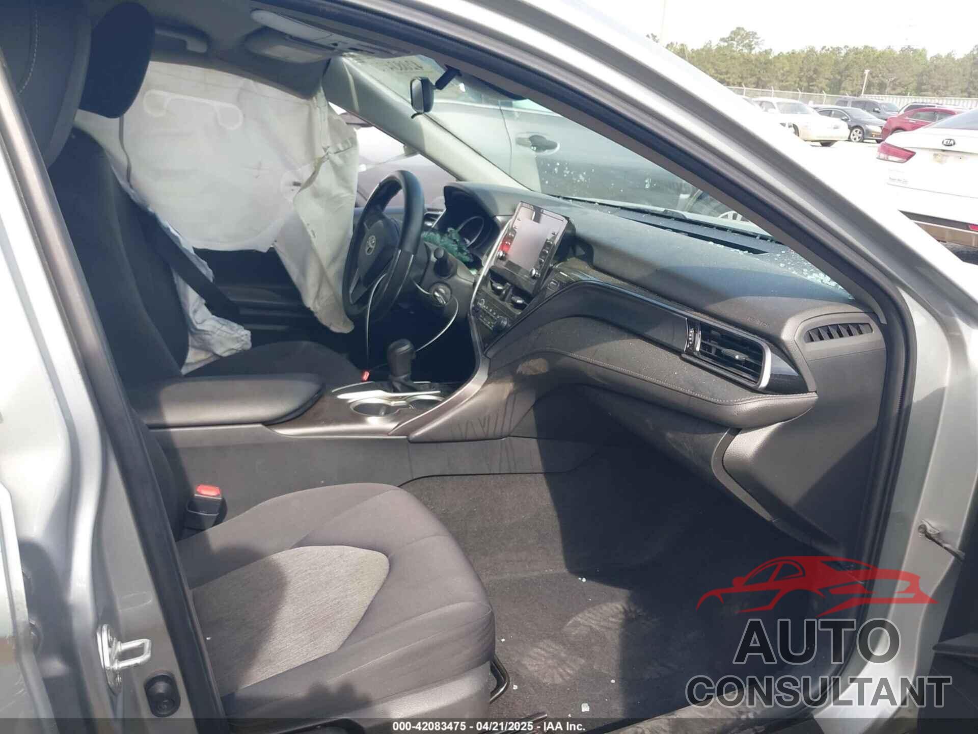 TOYOTA CAMRY 2021 - 4T1C11AK6MU443408