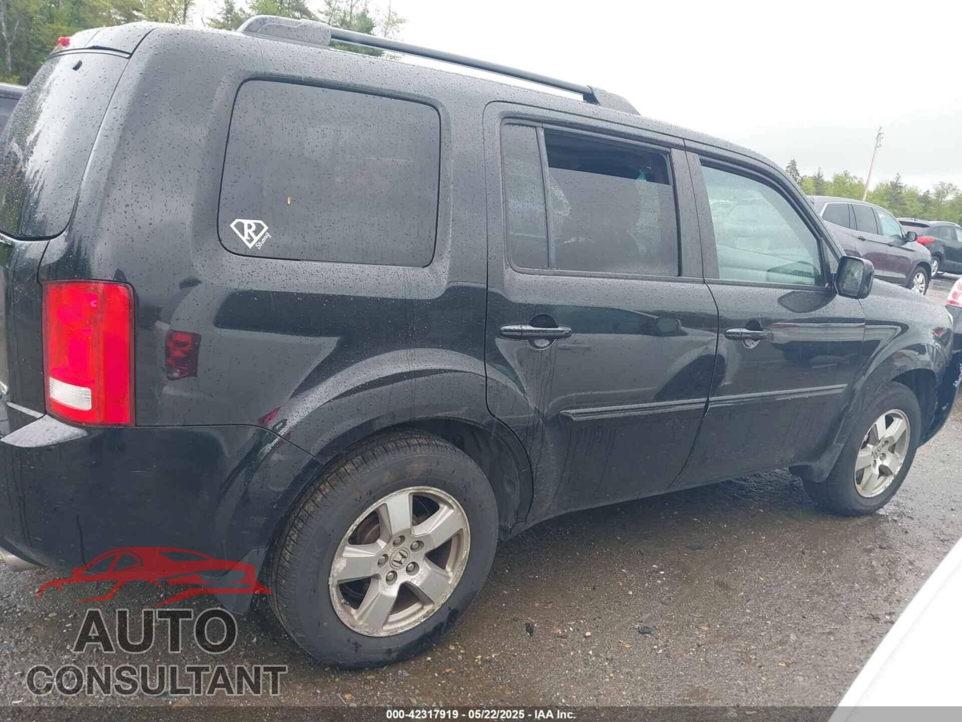 HONDA PILOT 2011 - 5FNYF4H50BB089307