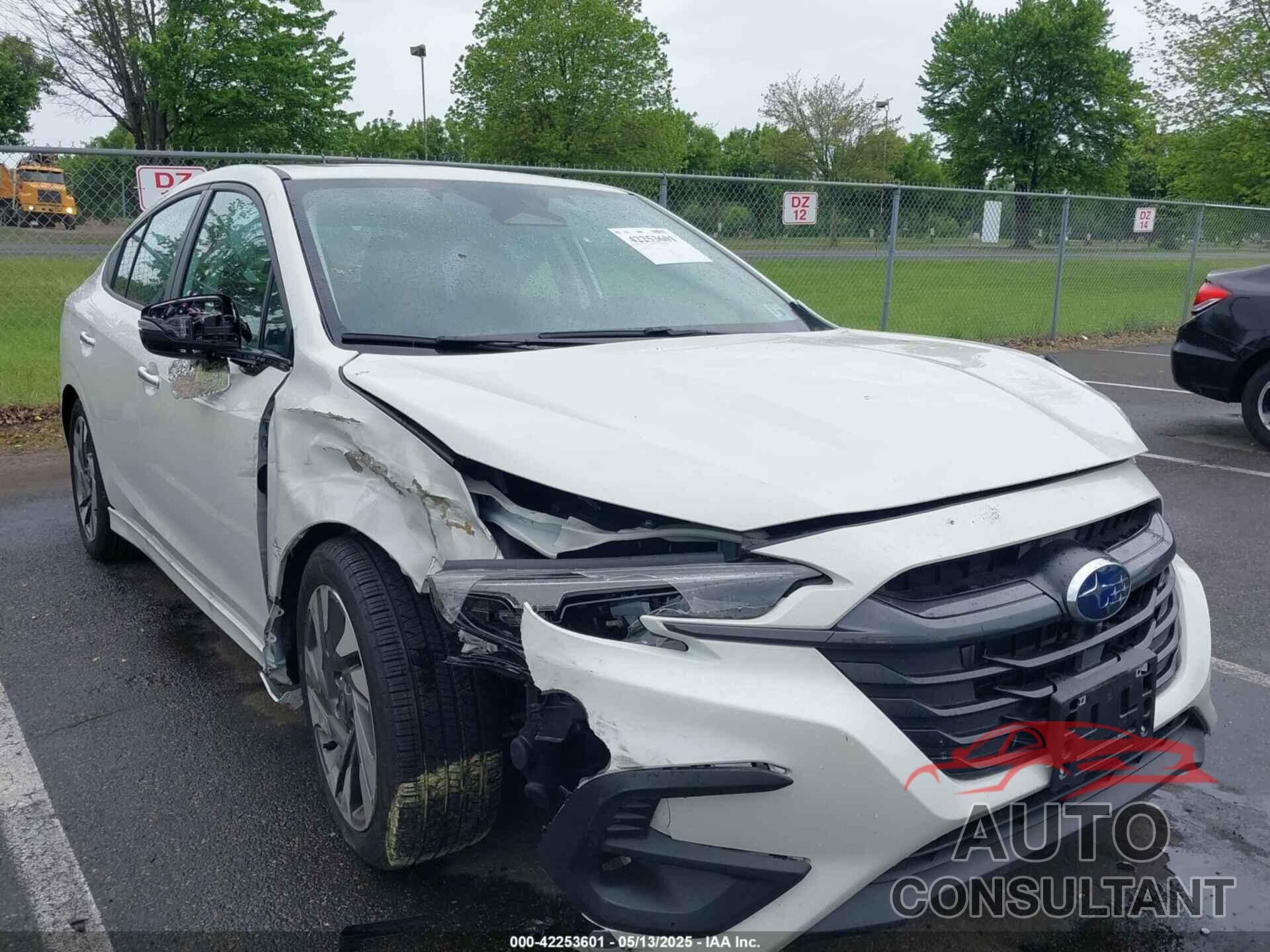 SUBARU LEGACY 2024 - 4S3BWGP69R3028482
