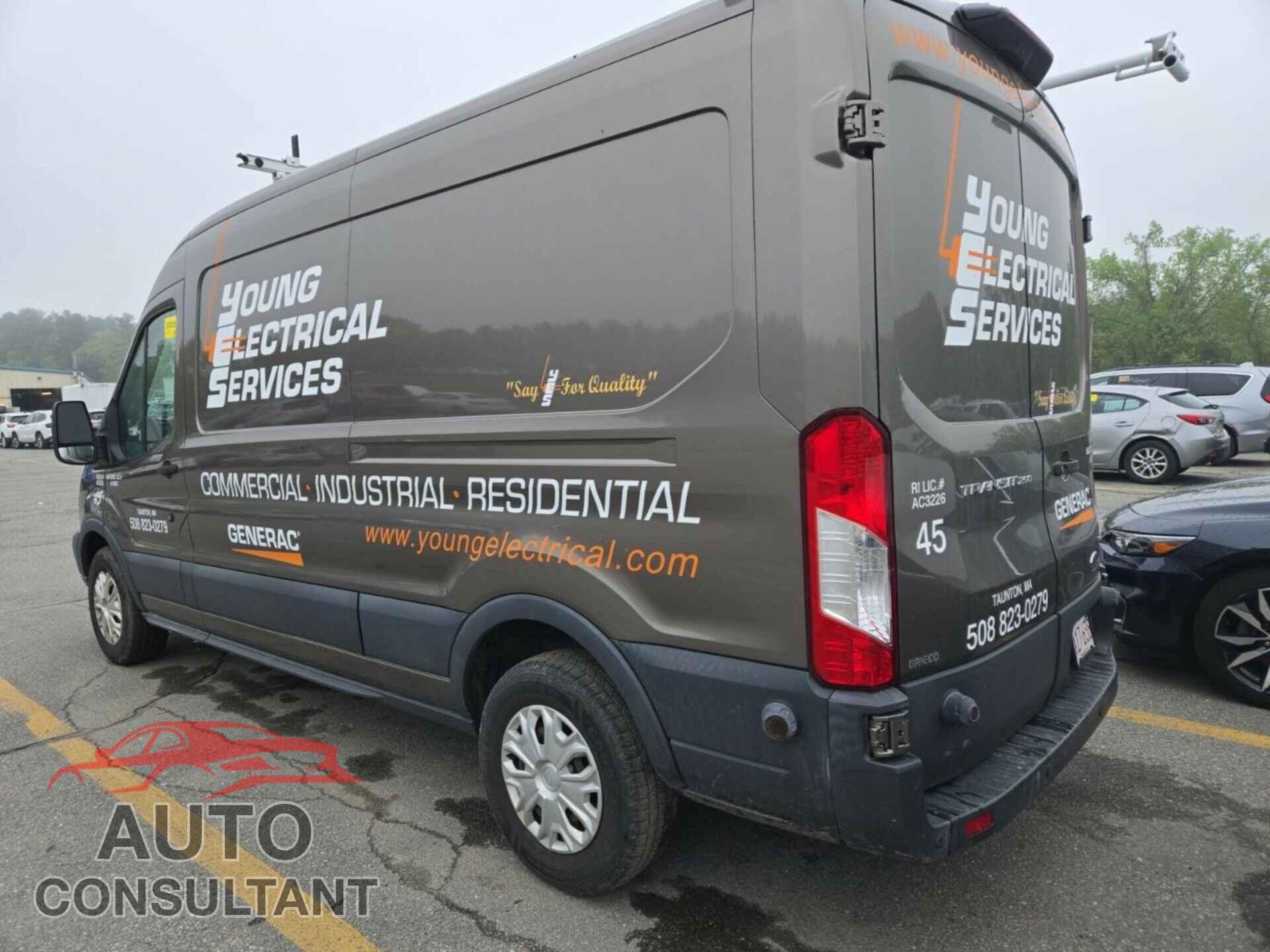 FORD TRANSIT 2018 - 1FTYR2CM1JKB10368