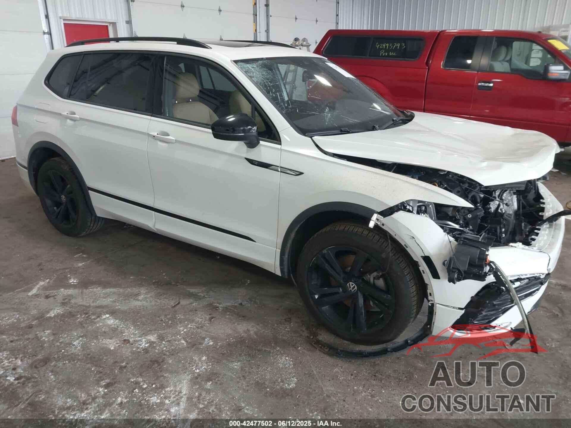 VOLKSWAGEN TIGUAN 2024 - 3VV8B7AX7RM059124