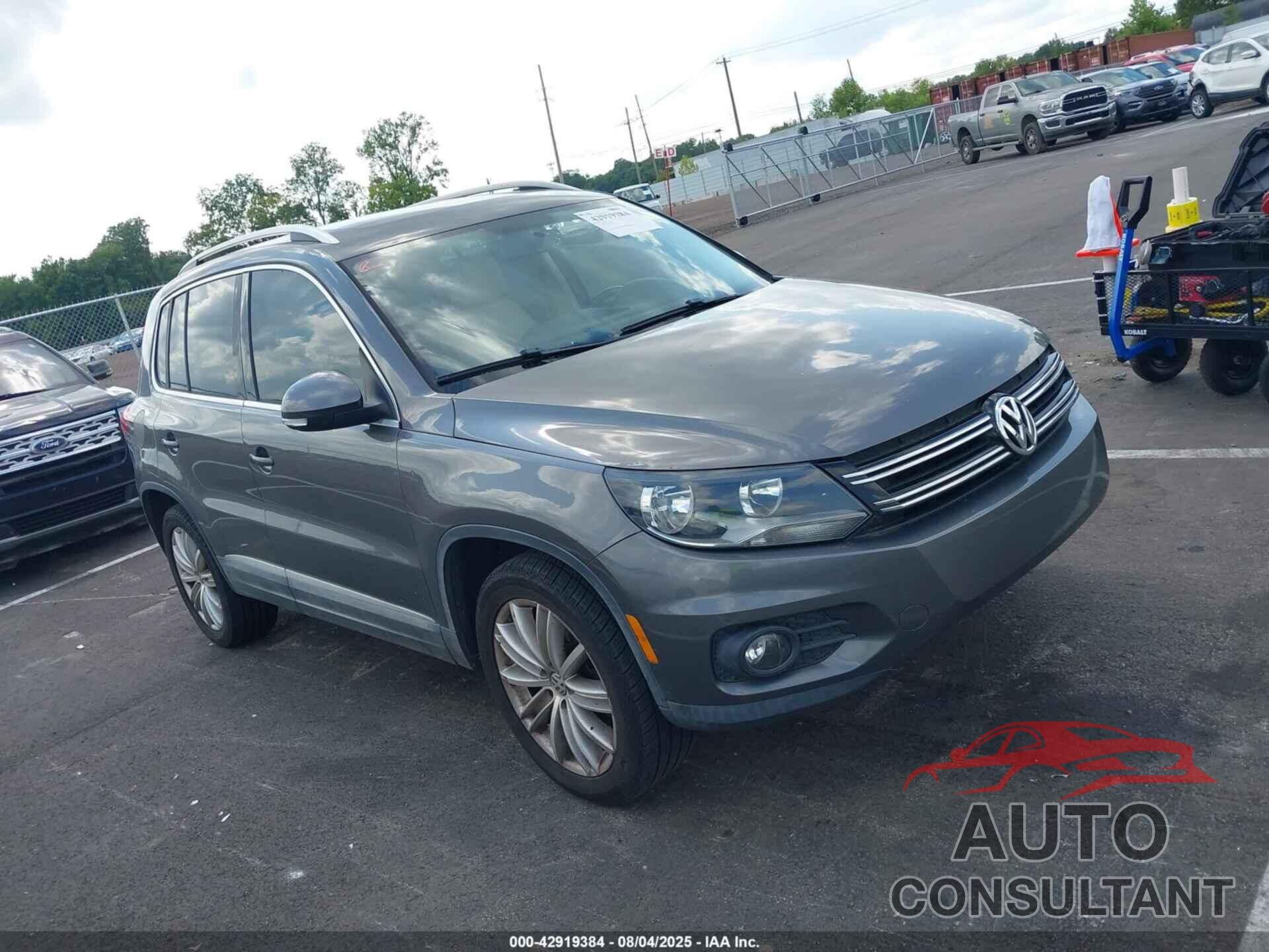 VOLKSWAGEN TIGUAN 2012 - WVGAV7AX9CW082172