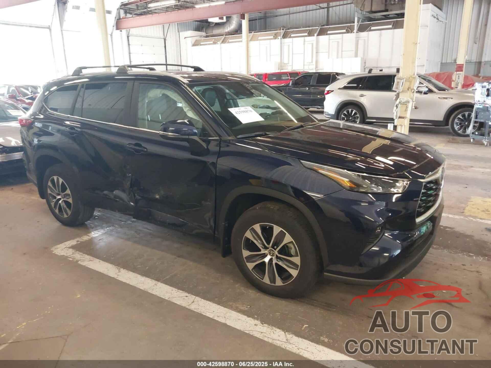 TOYOTA HIGHLANDER 2023 - 5TDKBRCH5PS567112