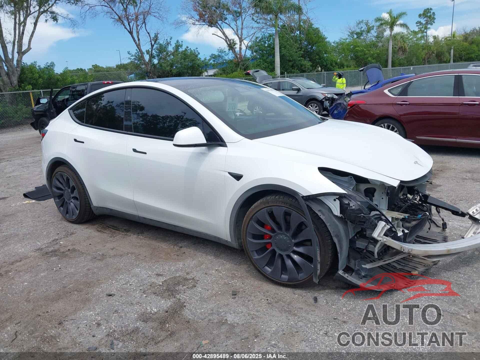TESLA MODEL Y 2021 - 5YJYGDEF0MF240238