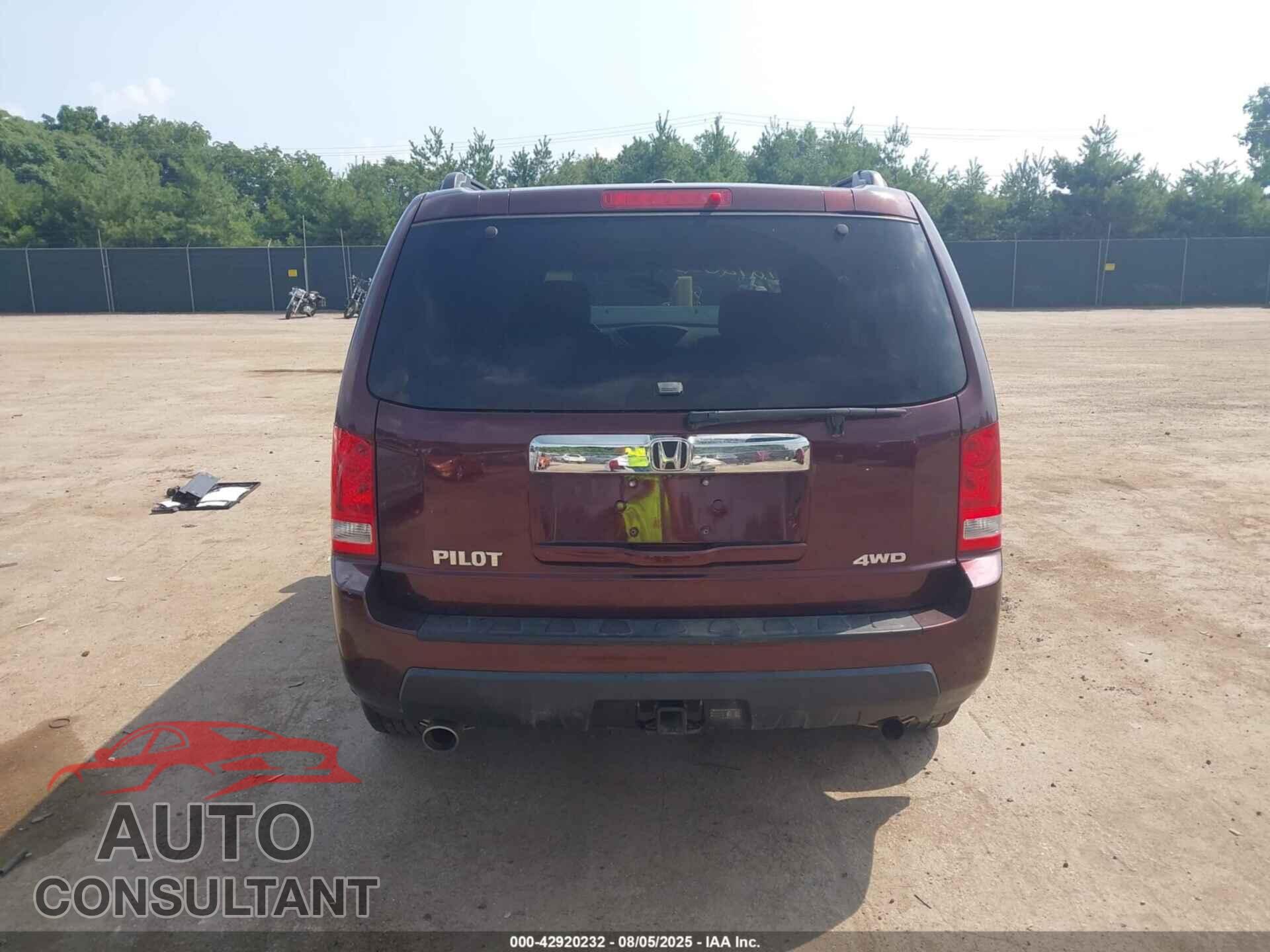 HONDA PILOT 2011 - 5FNYF4H68BB047203