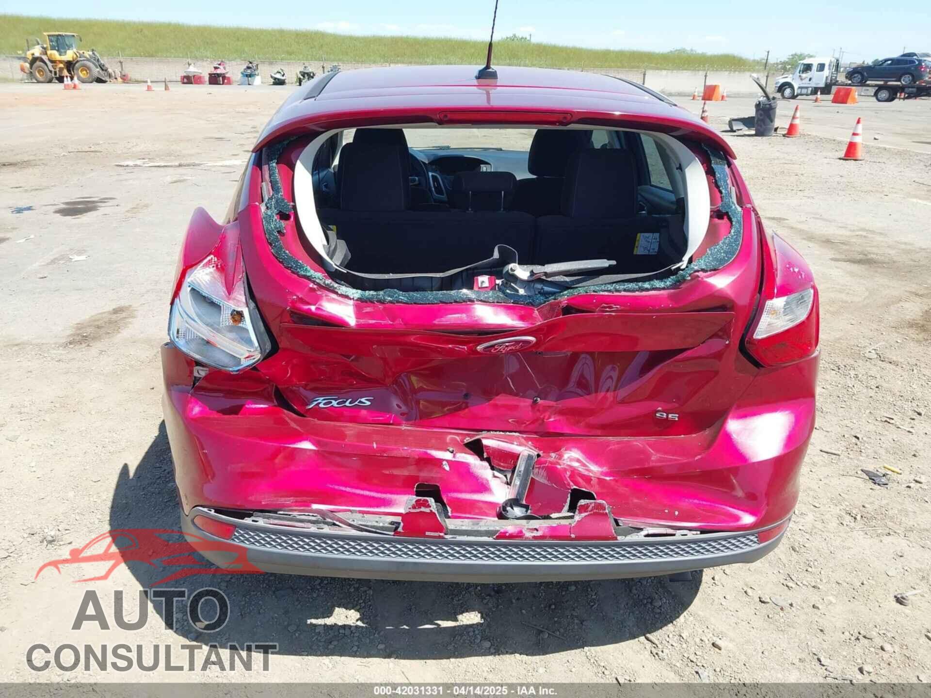 FORD FOCUS 2014 - 1FADP3K22EL307162