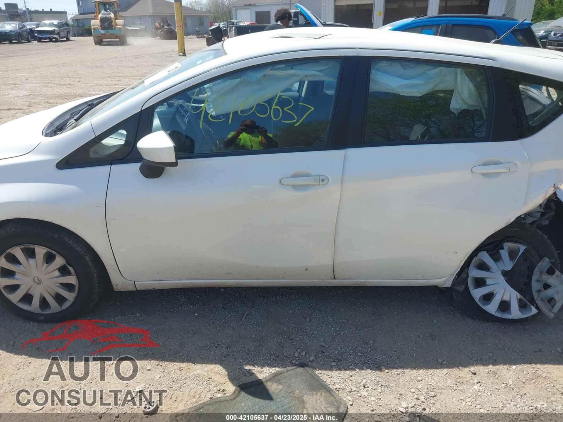 NISSAN VERSA NOTE 2015 - 3N1CE2CP3FL380209