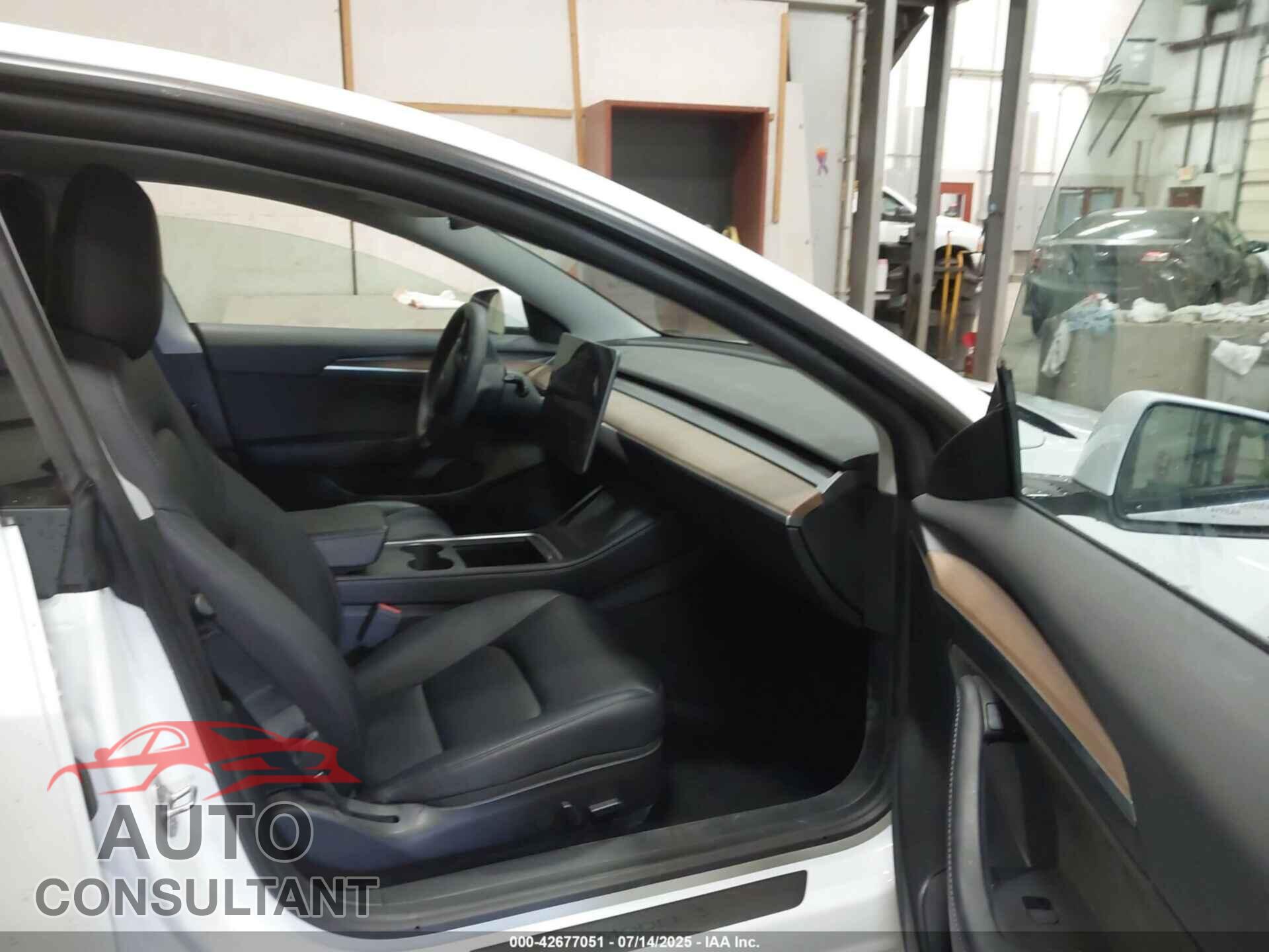 TESLA MODEL 3 2021 - 5YJ3E1EB9MF060221