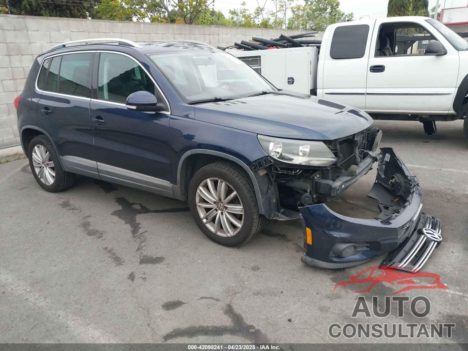VOLKSWAGEN TIGUAN 2012 - WVGAV7AX6CW510490