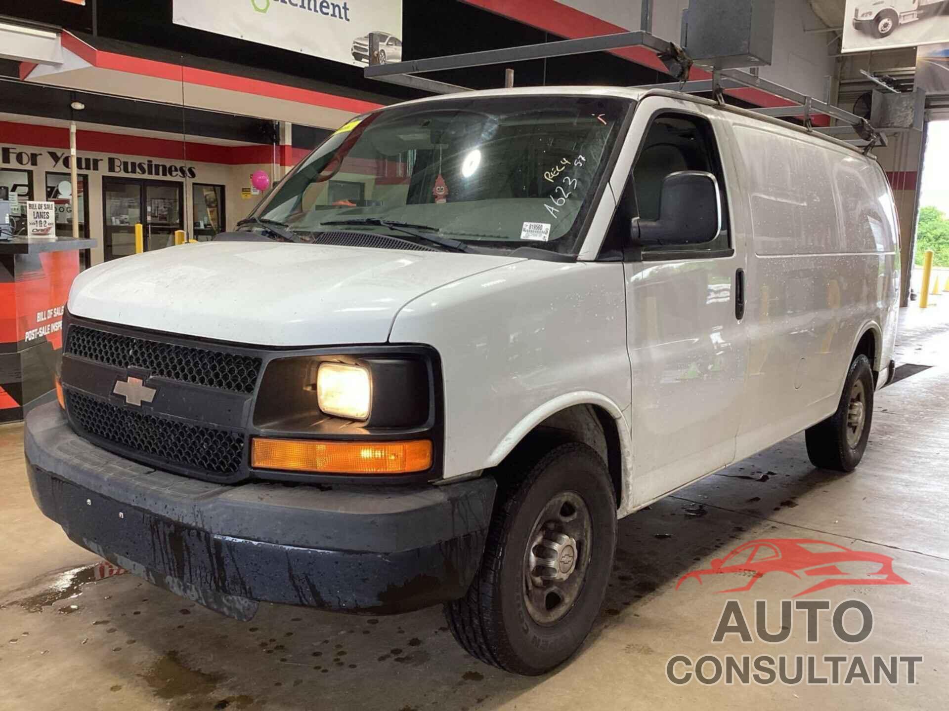 CHEVROLET EXPRESS G2500 2015 - 1GCWGFCF4F1205400