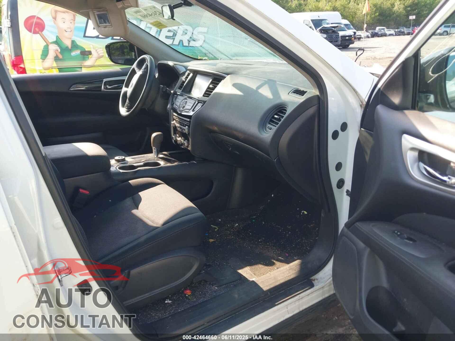 NISSAN PATHFINDER 2017 - 5N1DR2MM7HC650594