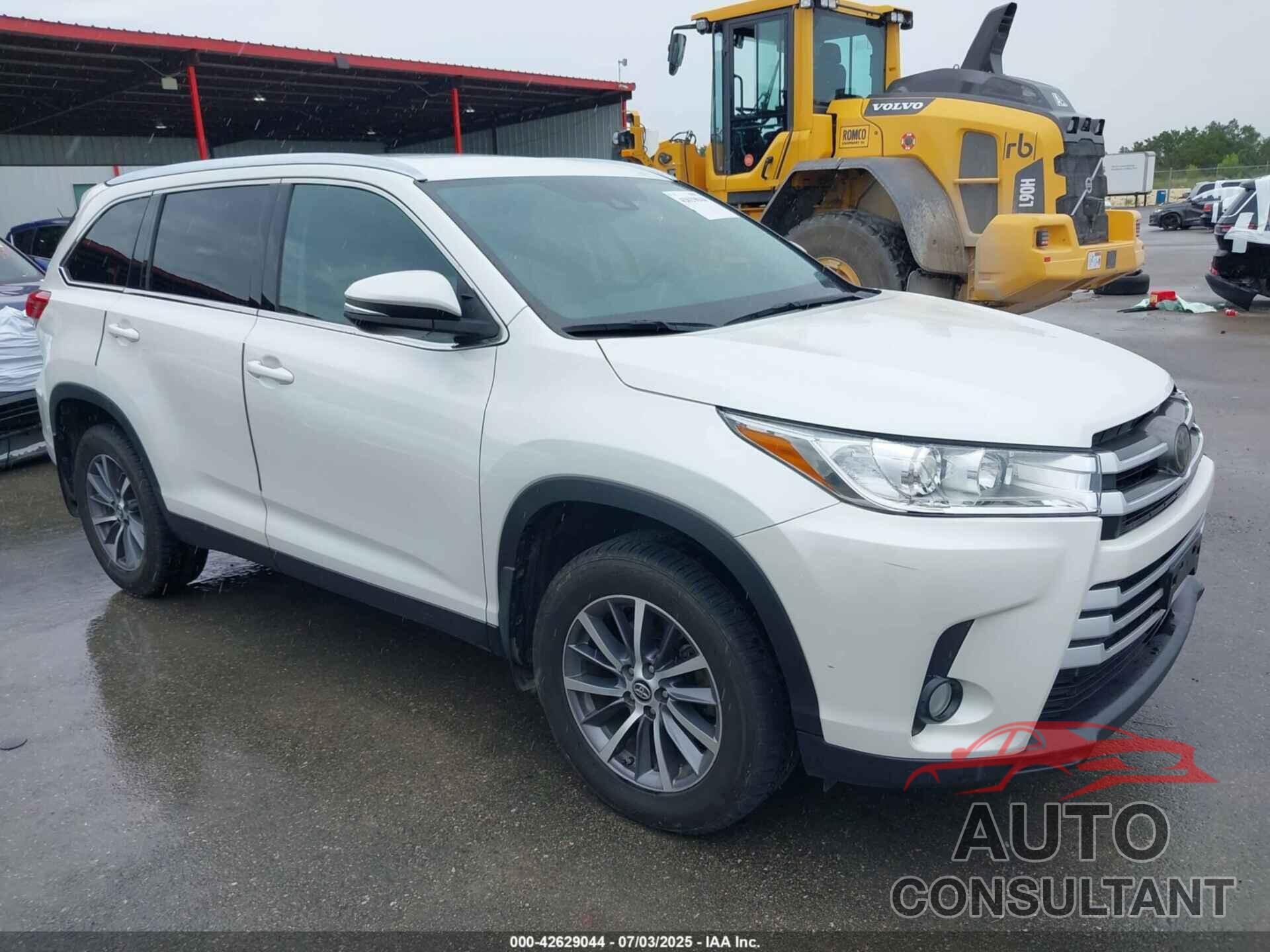 TOYOTA HIGHLANDER 2019 - 5TDKZRFH0KS318216